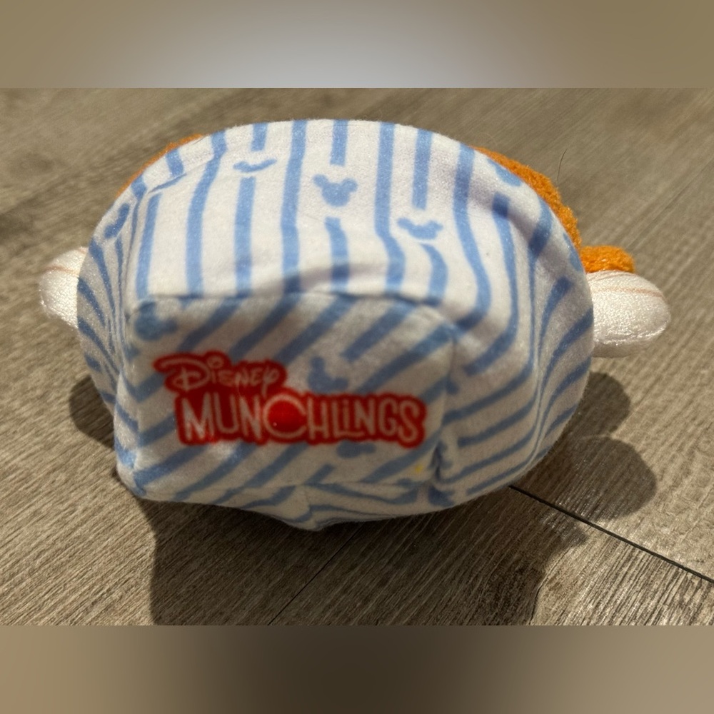 4 Disney Parks Munchlings - Monte Crisco, Creme Brûlée, Onion Ring, Avocado NEW - Picture 15 of 15